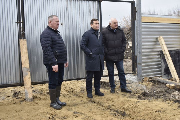 Апаста ябык футбол манежы төзелә