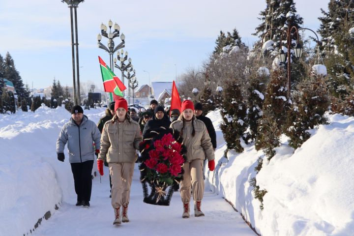 Апаста Ватанны саклаучылар көнен билгеләп уздылар