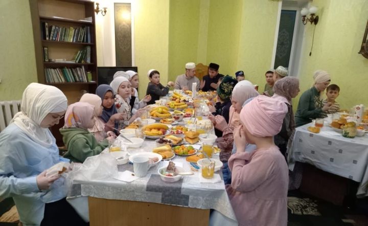 Апас “Җәмигъ” мәчетендә ифтар ашы узды