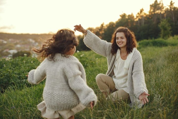 «Сеңлеңне ташлый күрмә, кызым. Аны гарипләр йортына илтеп бәхетле булмассың...»