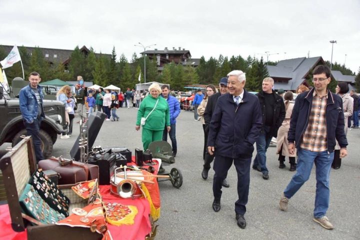 Фарид Мухаметшин открыл фестиваль ретромашин под Казанью