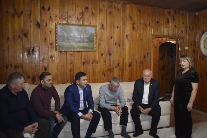 “Батыр Ил сакчысы үстерүегез өчен рәхмәт”