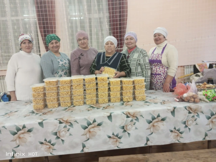 Зур Күккүз җирлеге махсус хәрби операциядә булган егетләргә ярдәм итә