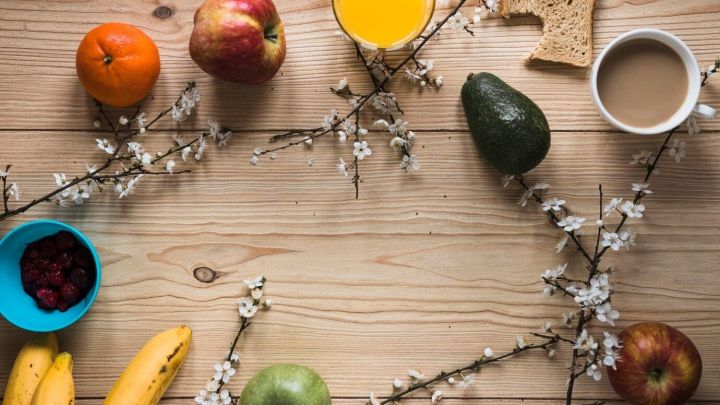 Роспотребнадзор рекомендует: сезонные продукты апреля