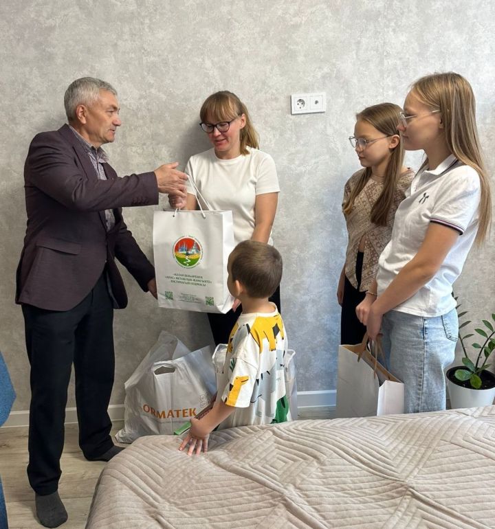 «Апас» якташлар җәмгыяте Татарстан Республикасы Иҗтимагый палатасы белән берлектә Листратовлар гаиләсендә кунакта булды