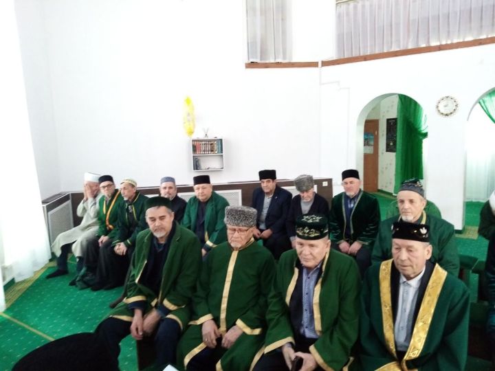 Апас «Җәмигъ» мәчетендә районыбыз имамнары киңәште