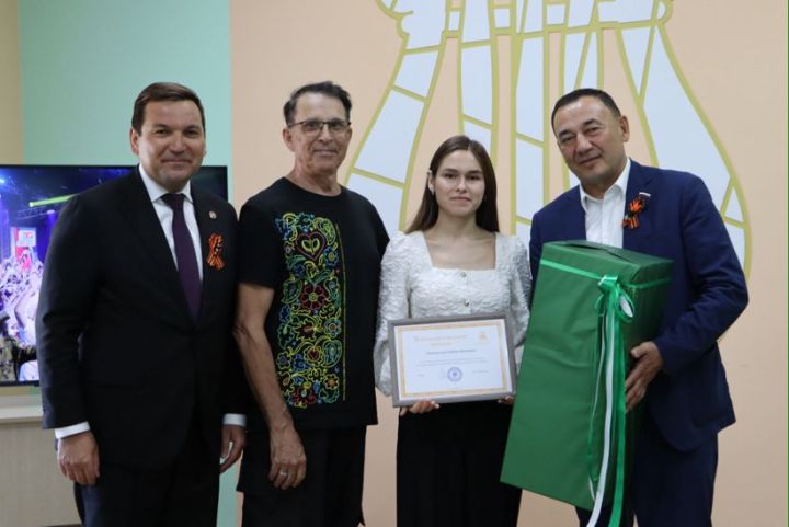 Апаста “Созвездие-Йолдызлык” фестивале җиңүчеләре бүләкләнде