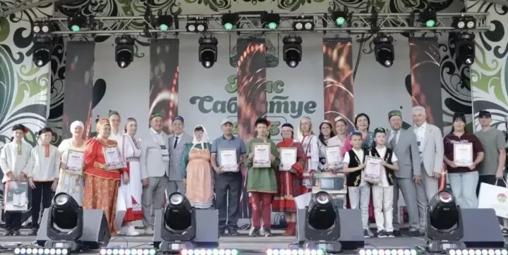 Сабантуйның матур мизгеле – “Милли кием – бәйрәм бизәге” бәйгесе