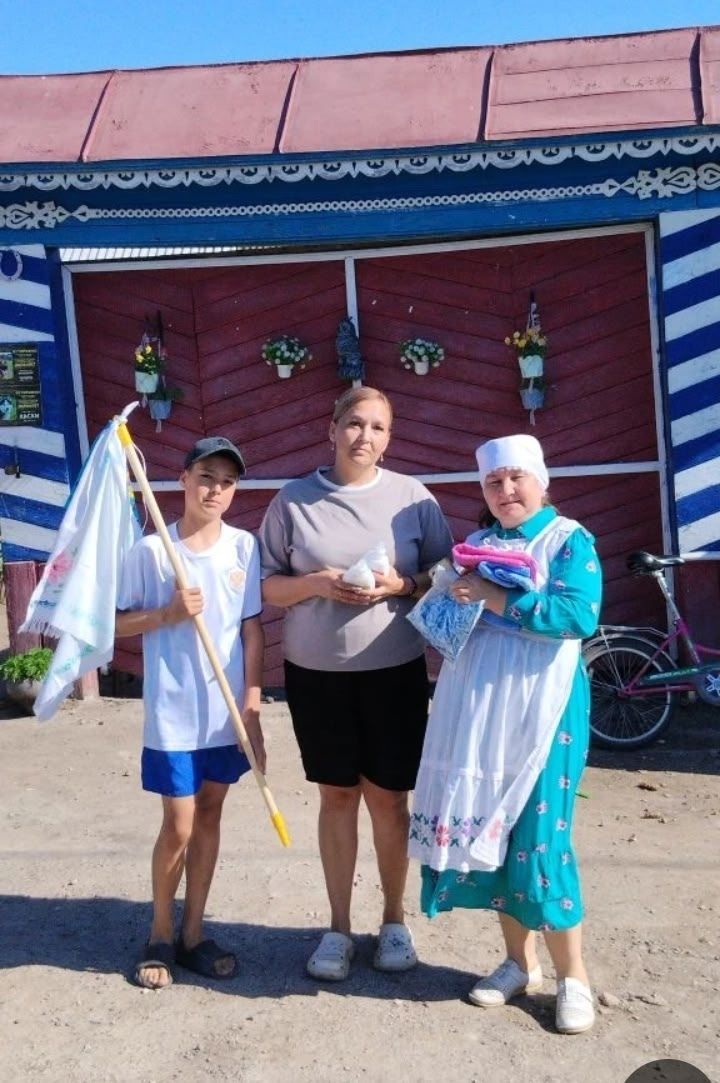 Борнашта Сабантуйга бүләкне трактор белән җыйдылар