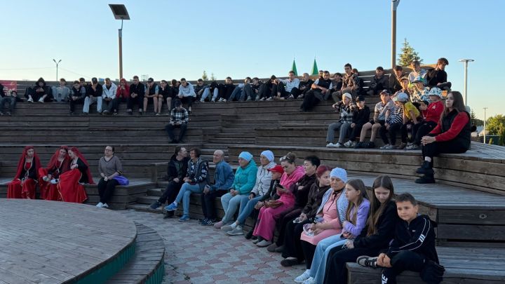 Аграр көллият коллективы райондашларны күңелле ял иттерде