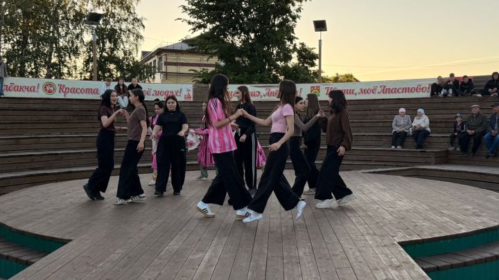 Аграр көллият коллективы райондашларны күңелле ял иттерде