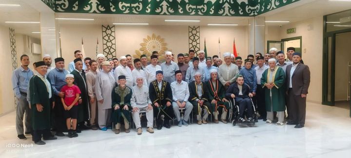 Апаста имамнарның киңәйтелгән утырышы узды