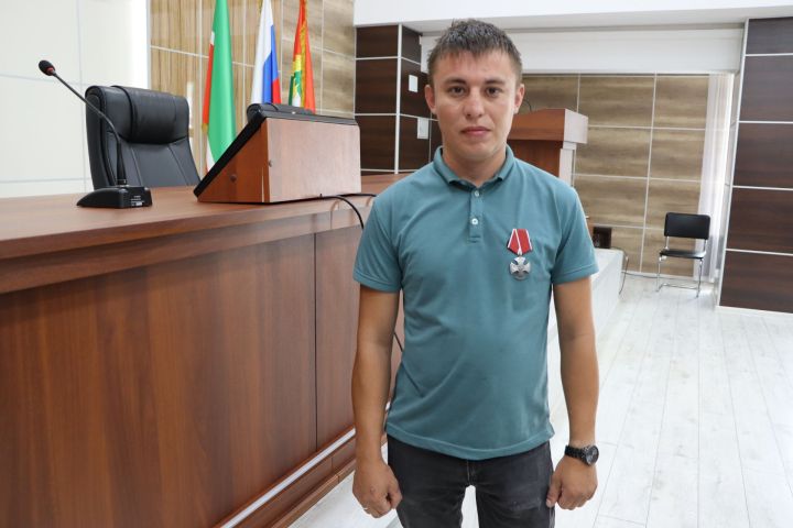 Апаста батыр райондашларны искә алдылар һәм дәүләт бүләкләре тапшырдылар
