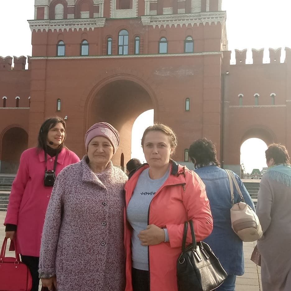 Апаста яшәүче кадерле әниебез Исмәгыйлева Оркиа Нургали кызына 12 декабрь көнне 75 яшь тула