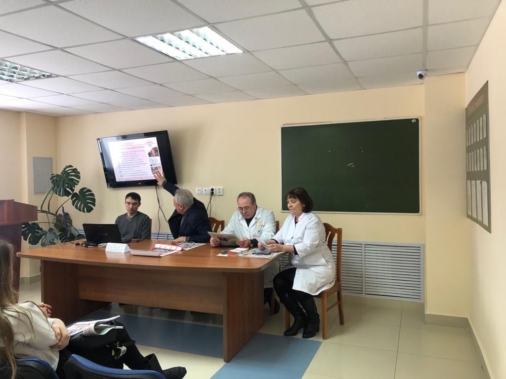 Апаста “Ак халатлы фәрештәләр” фестивале узды
