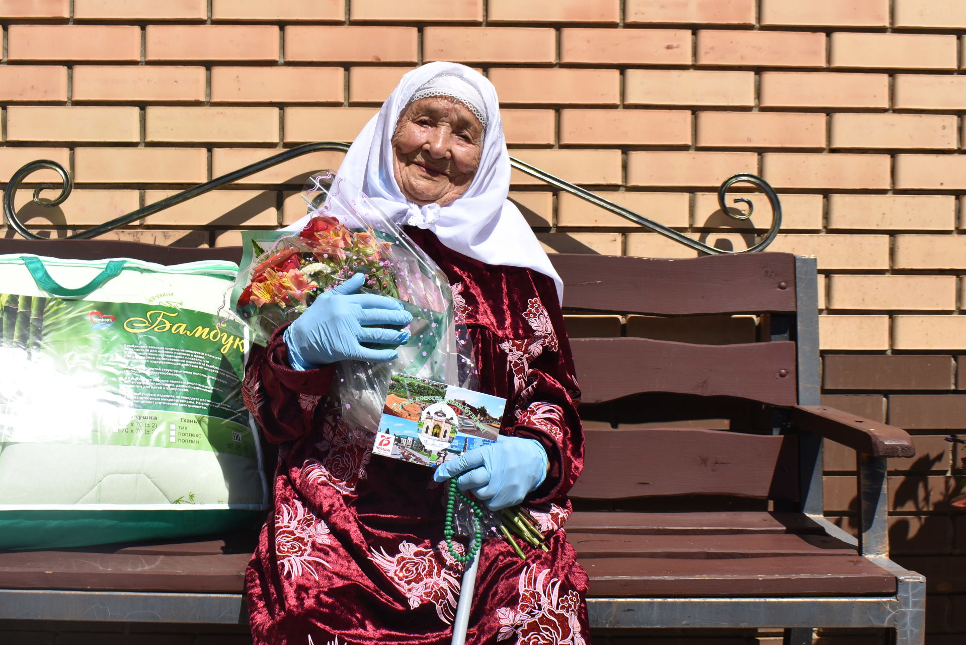 101-летняя Майтап эби выращивает цветы, овощи