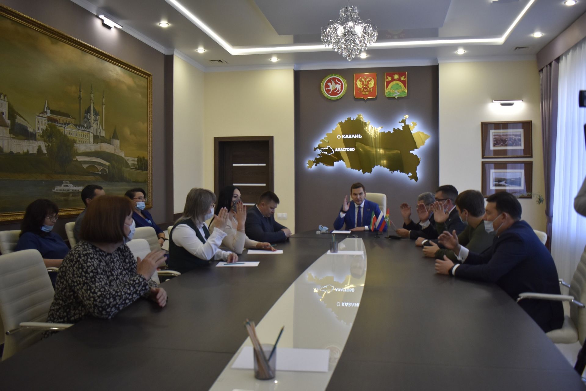 Апас шәһәр җирлеге депутатлары Апас шәһәр тибындагы поселогы муниципаль берәмлеге башлыгын сайлады