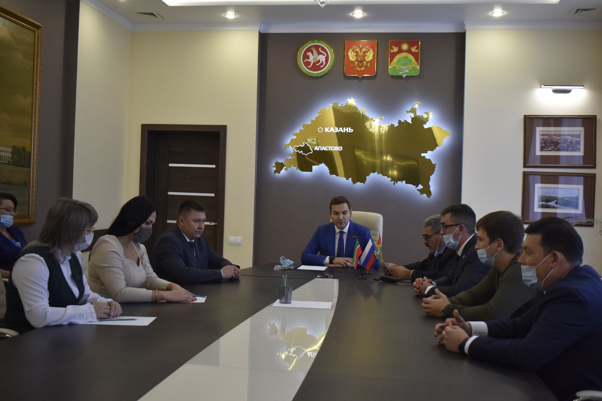 Апас шәһәр җирлеге депутатлары Апас шәһәр тибындагы поселогы муниципаль берәмлеге башлыгын сайлады