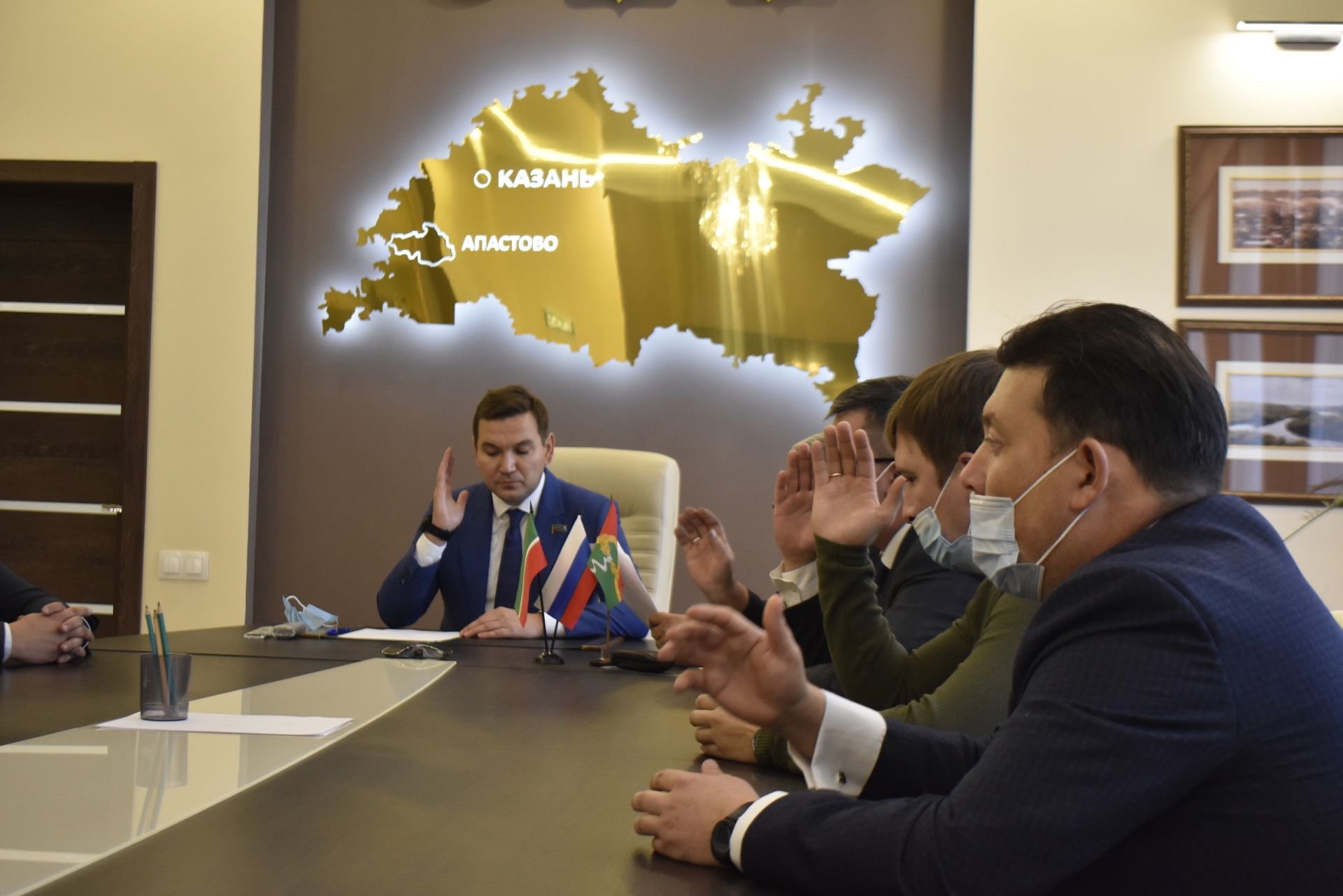 Апас шәһәр җирлеге депутатлары Апас шәһәр тибындагы поселогы муниципаль берәмлеге башлыгын сайлады