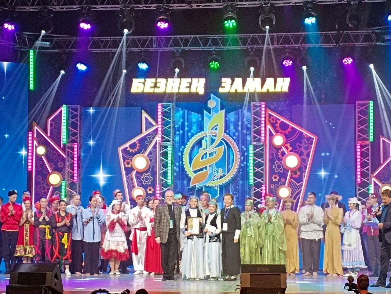 Апаслылар “Безнең заман” республикакүләм фестивалендә катнашты