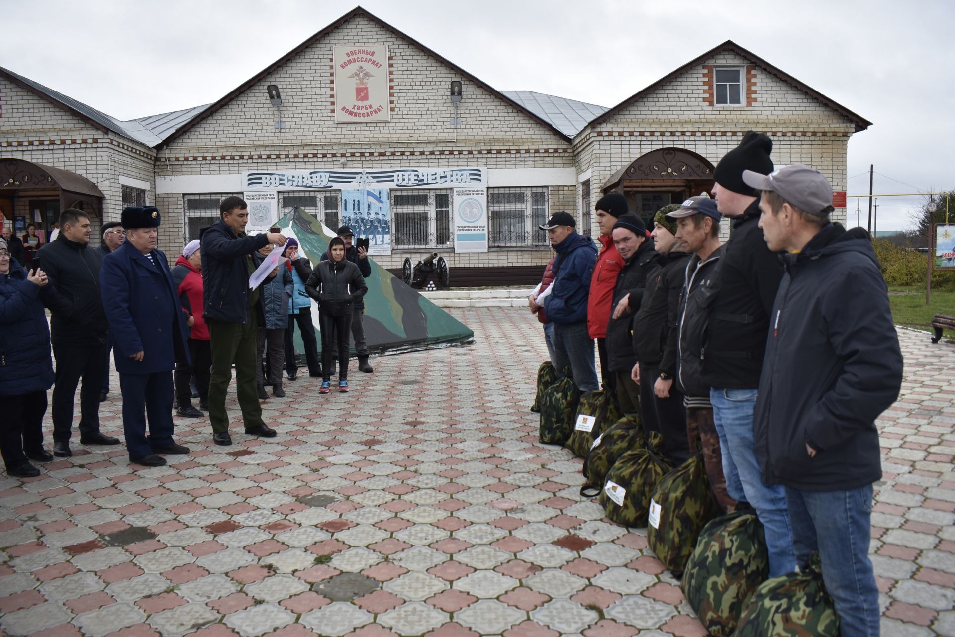 Апастан тагын бер төркем мобилизацияләнүче ир-егетләрне озаттылар