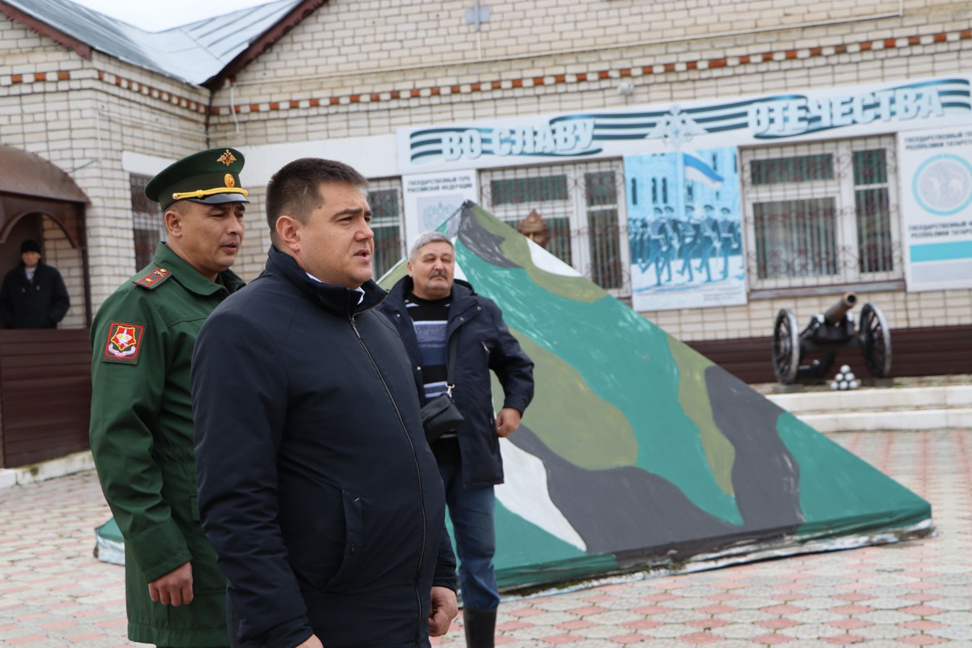 “Без сезнең белән горурланабыз. Рәхмәт сезгә!”