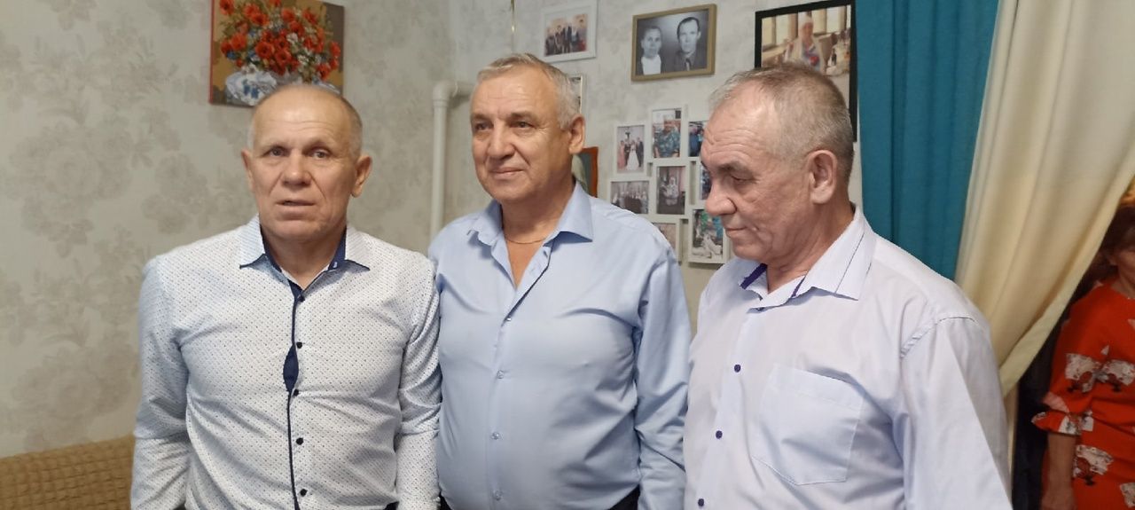 Олы Бакырчыда яшәүче Флера апа Әхмәдиева олы юбилеен каршылады