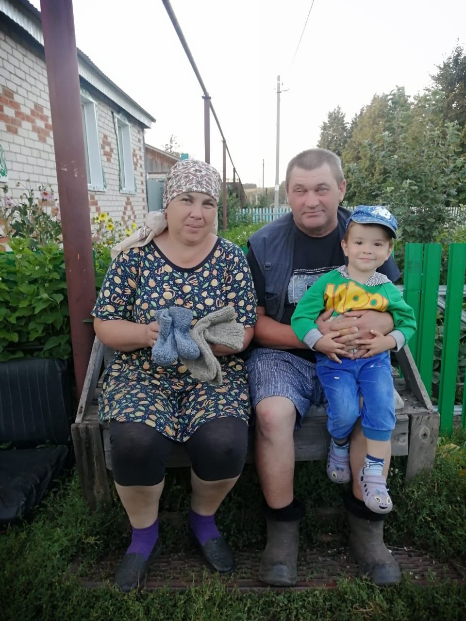 Урта Балтайлылар “Әбиләр кайгыртуы” акциясе кысаларында оекбаш, башмак, бияләйләр бәйләде