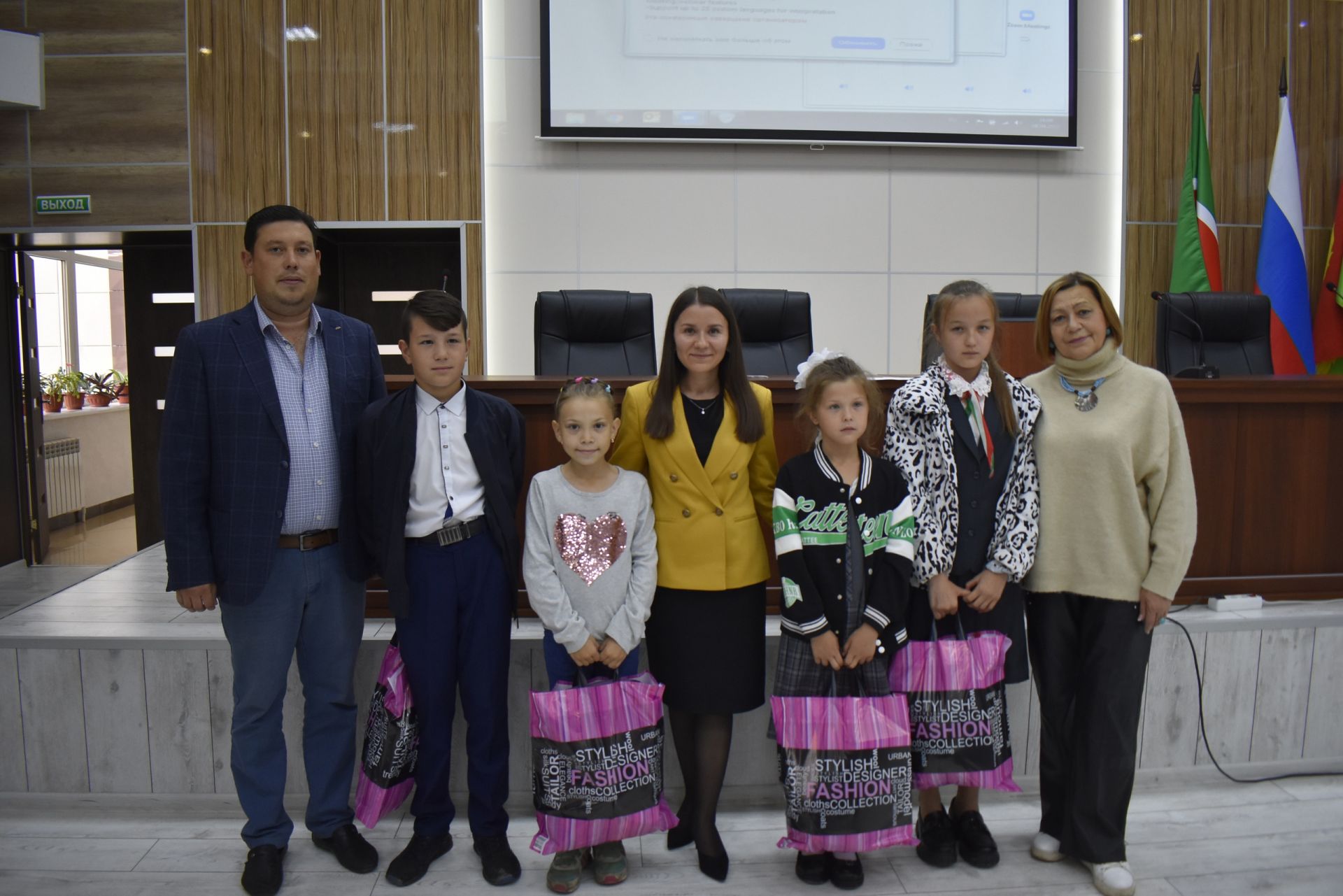 Апаста “Мәктәпкә җыенырга ярдәм ит” акциясенә йомгак ясалды