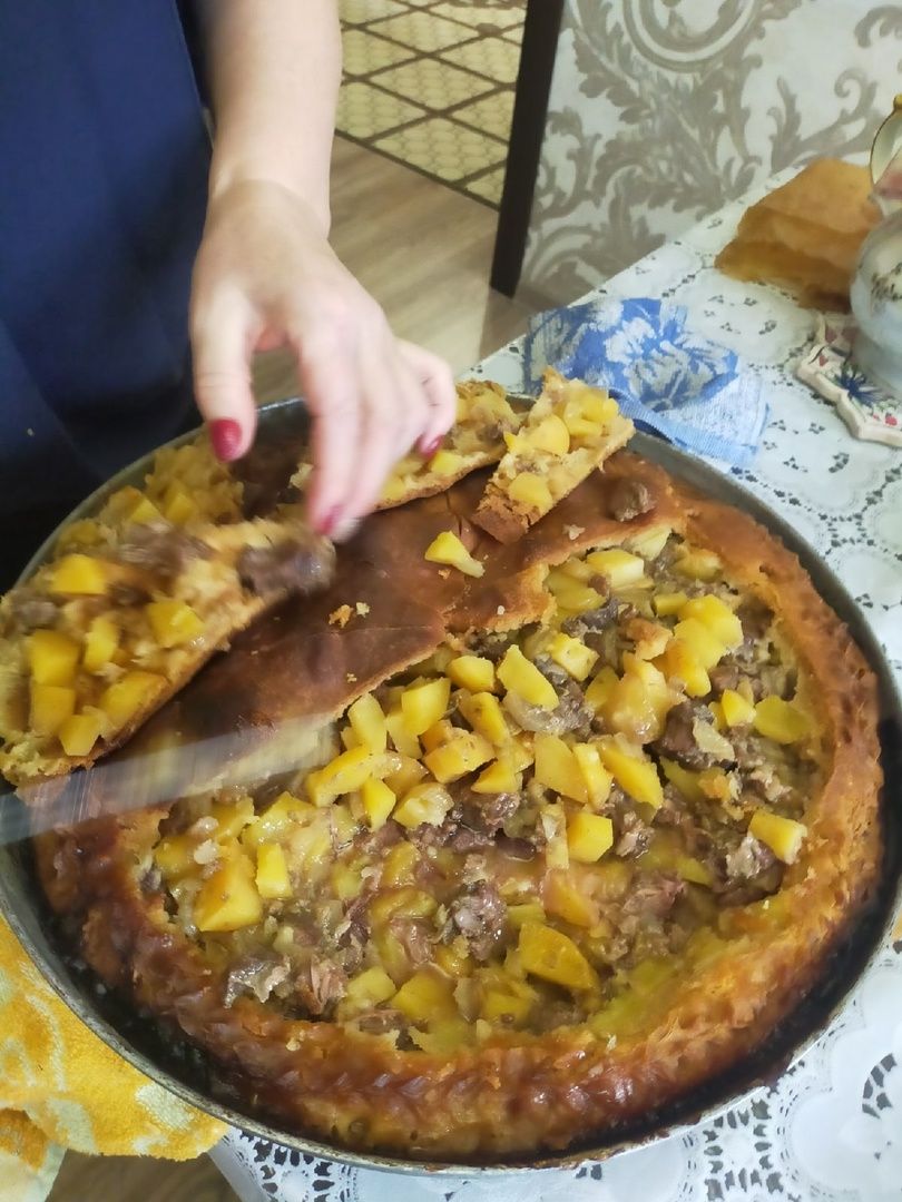 Кунакларны бәлеш белән сыйларга яратам