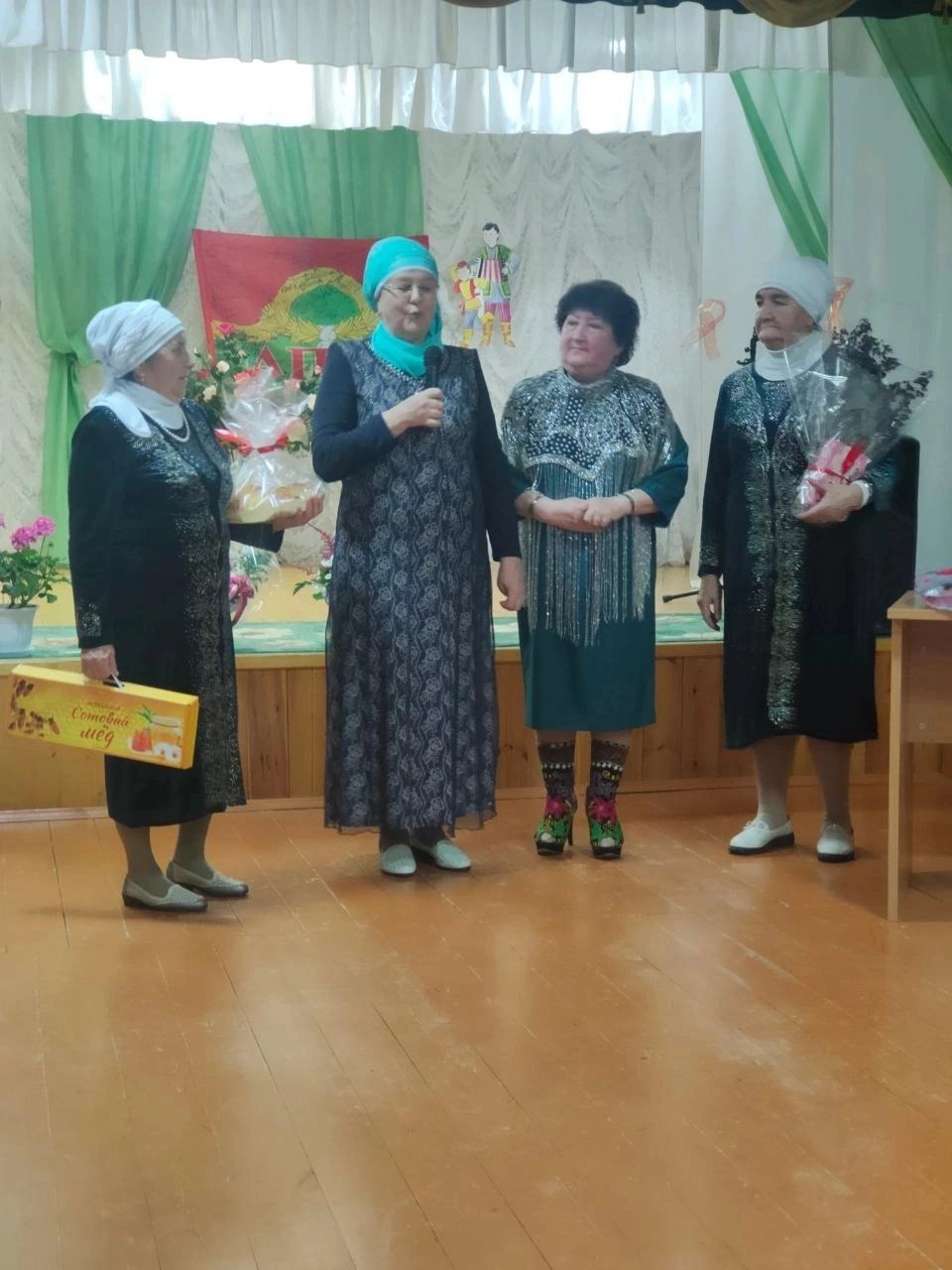 Иске Әнәле авылында Гөлнур Айзатуллованың иҗат кичәсе узды