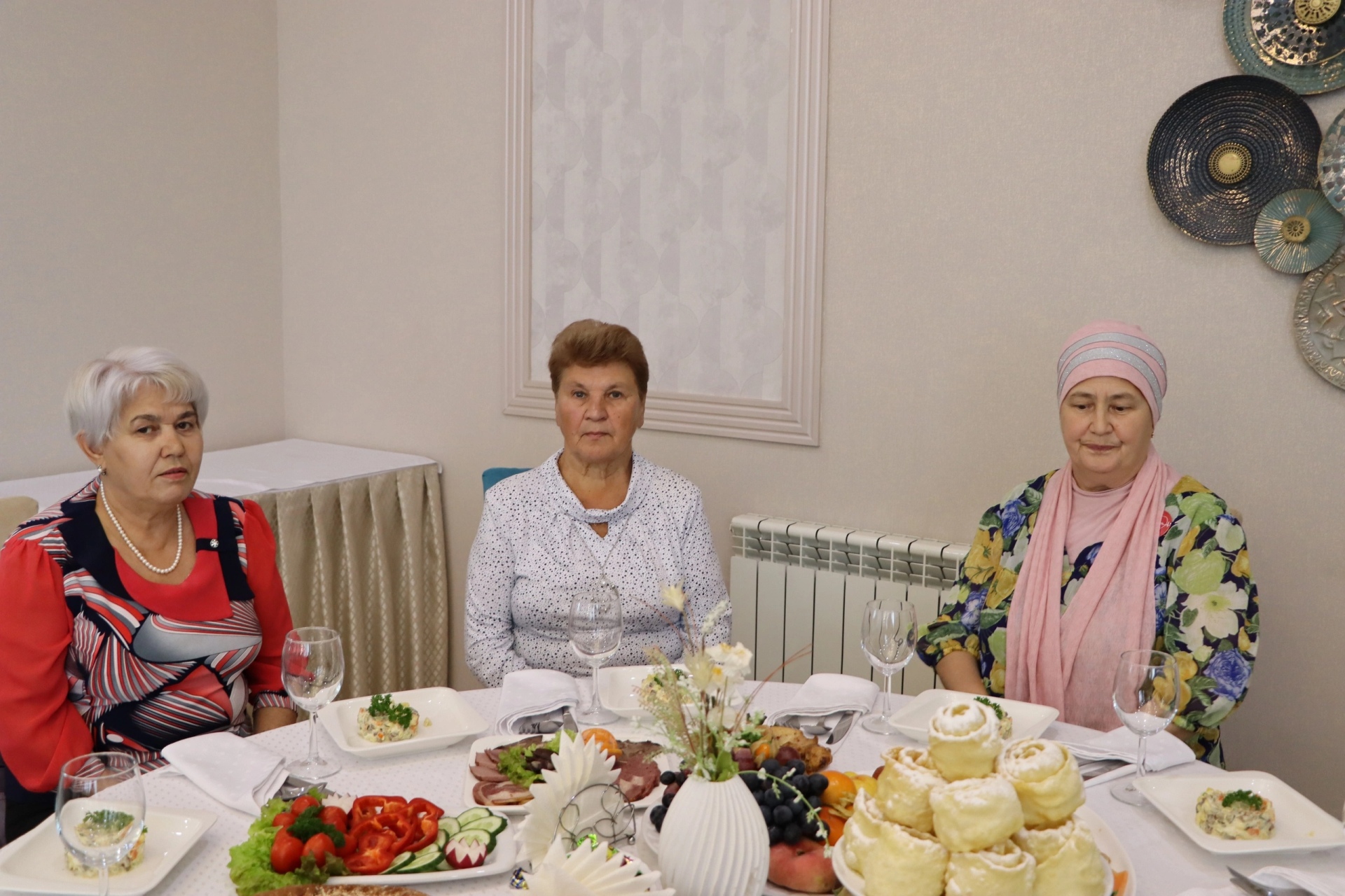 Апаста көмеш волонтерларны хөрмәтләделәр