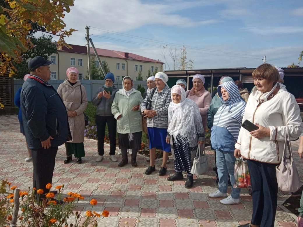 Апас районы өлкәннәре Кайбыч районында экскурсиядә булды