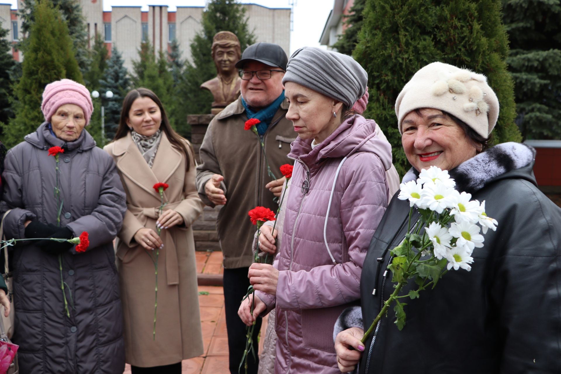 Апаста бөек композитор, җырчы, якташыбыз Сара Садыйкованы искә алдылар