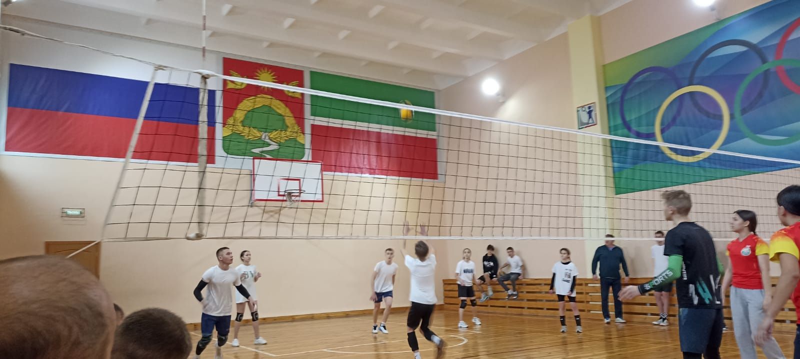 Биеш мәктәбендә Зөфәр Зәмдиханов Кубогына роайонкүләм волейбол ярышлары узды