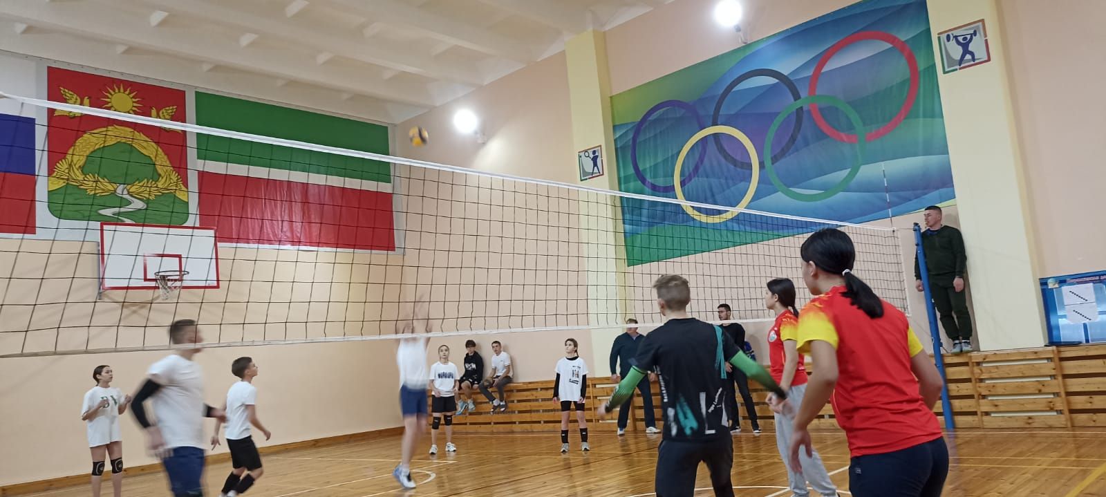 Биеш мәктәбендә Зөфәр Зәмдиханов Кубогына роайонкүләм волейбол ярышлары узды