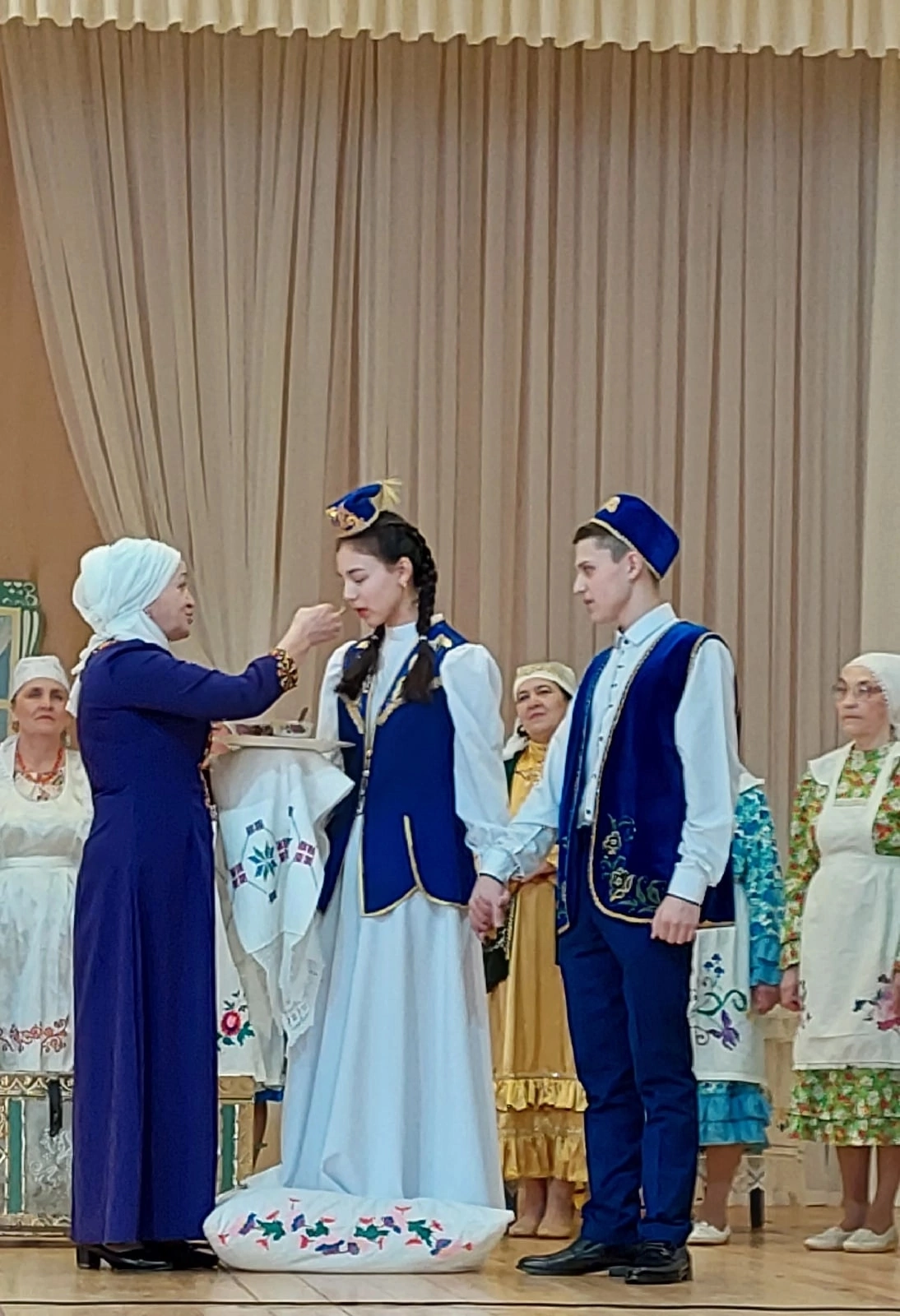 Урта Балтайда “Килен төшә бүген авылга” дип исемләнгән кичә узды