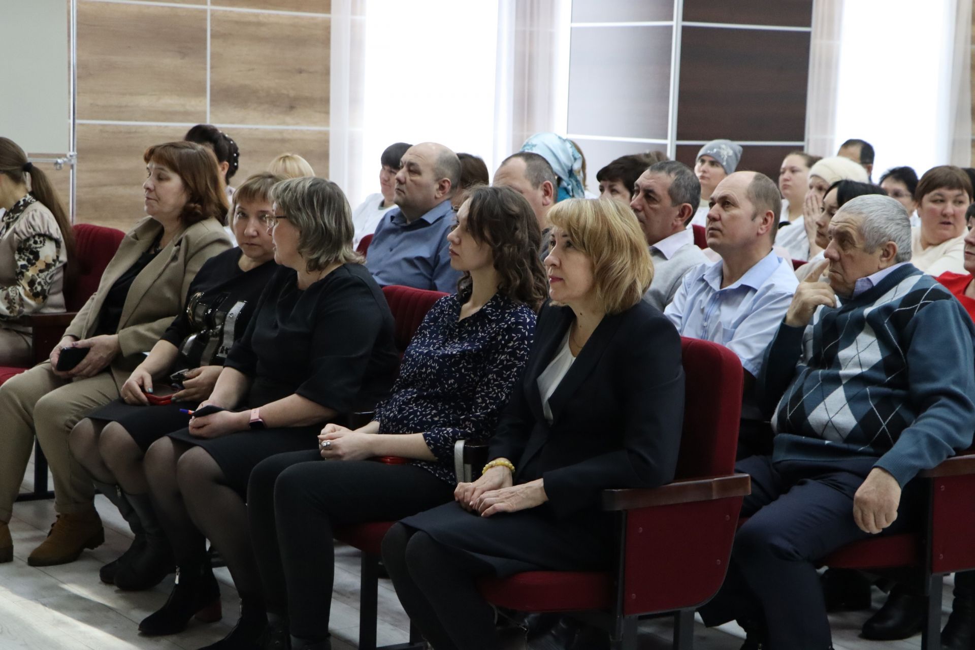 Айрат Җиһаншин: “Халыкны сәламәт яшәү рәвешенә тарту, төрле чаралар аша сәламәтлеккә өндәү эшен тормышка ашырыйк”