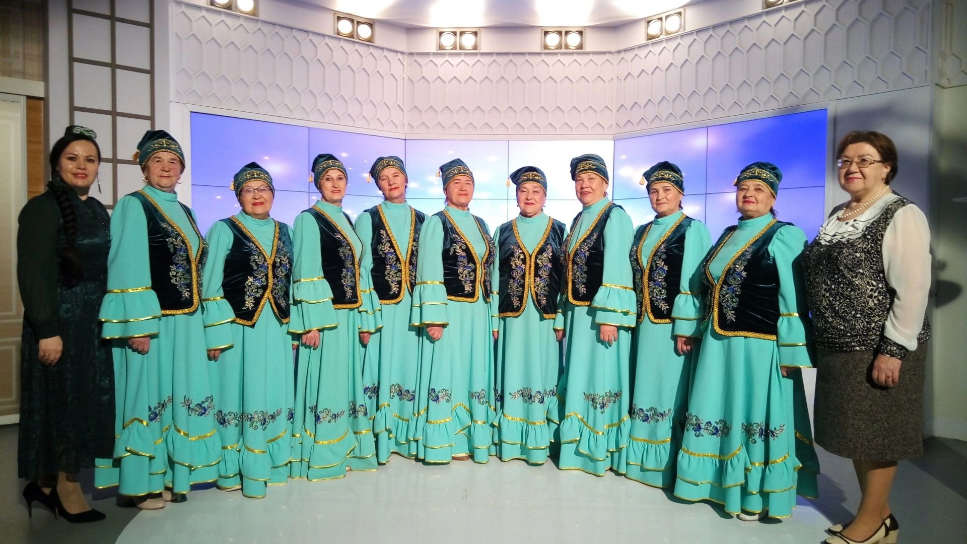 Апаслылар “Манзара”да кунакта