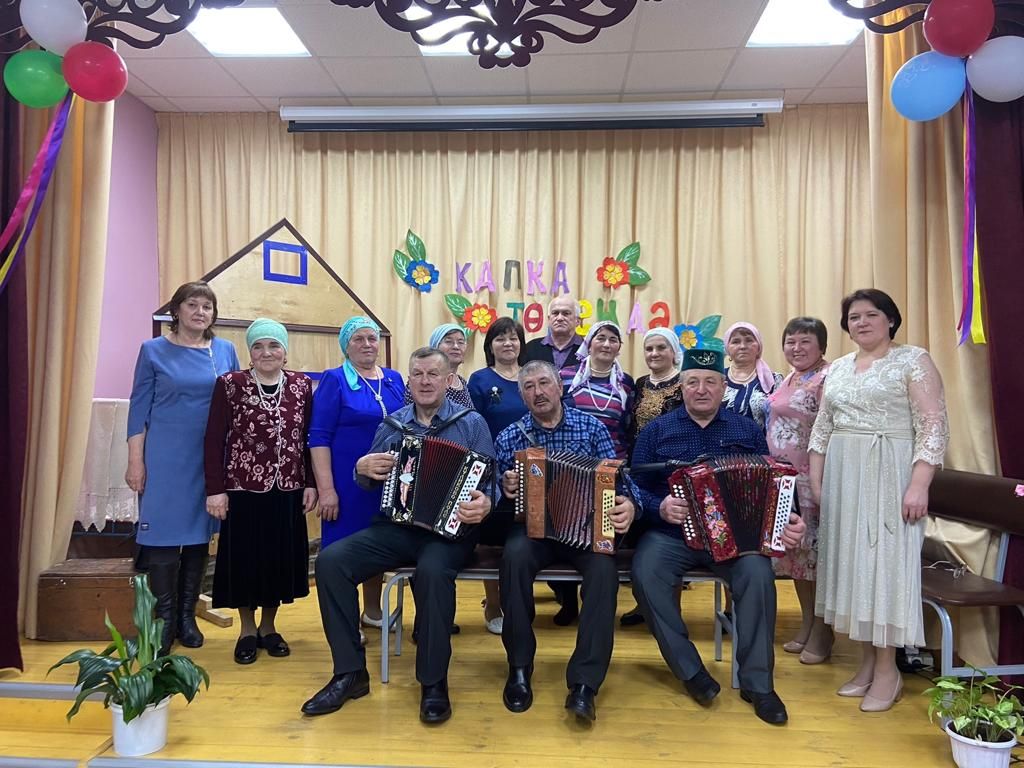 Түбән Барыш халкы “Капка төбе”ндә йолаларны яңартты