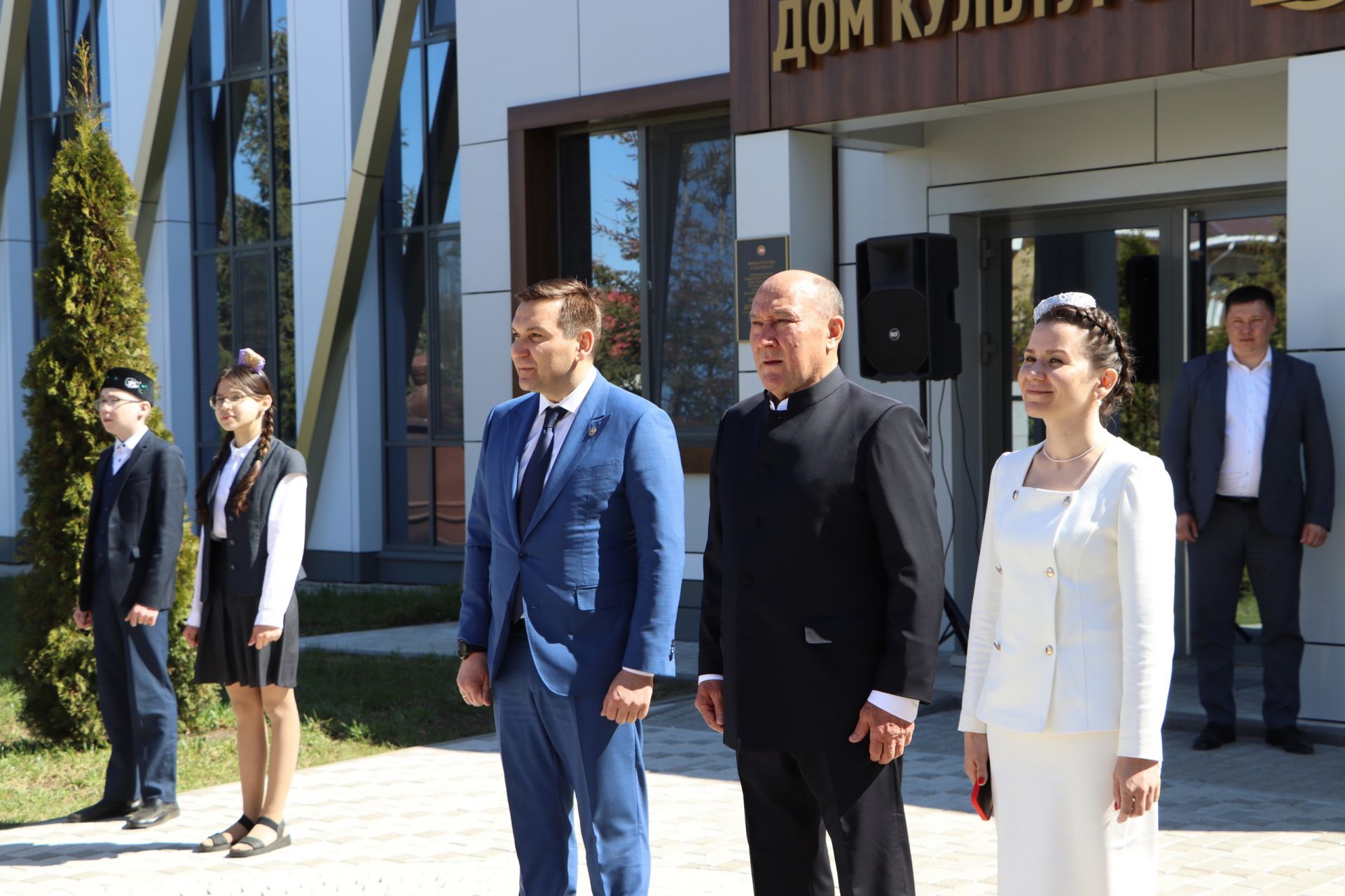 Апаста үзенчәлекле әдәби тамаша: шигърияткә яңа караш
