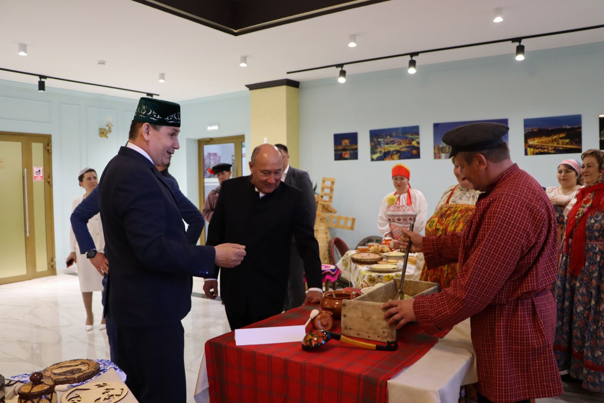 Апаста үзенчәлекле әдәби тамаша: шигърияткә яңа караш