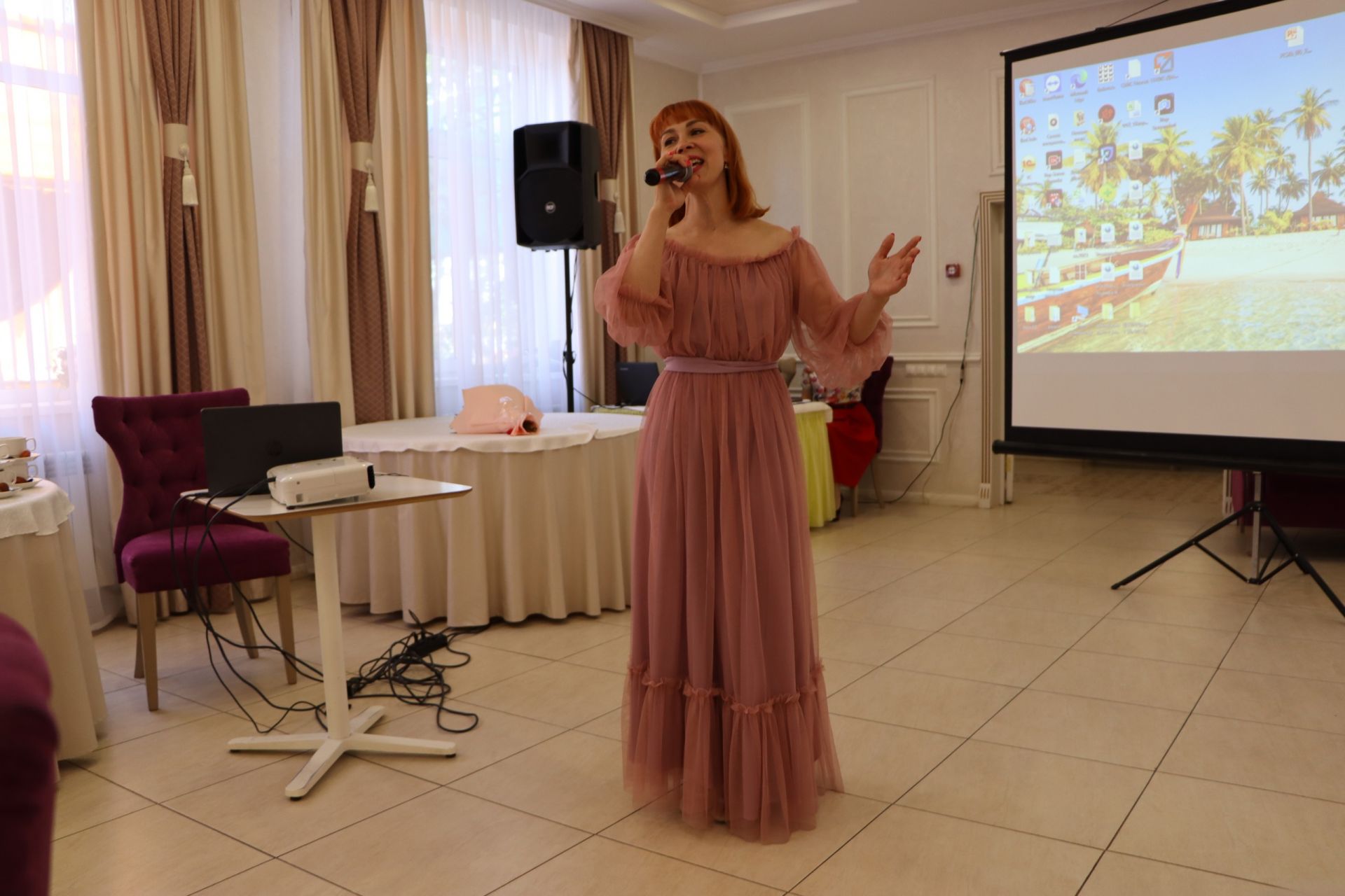 Апас эшмәкәрләре район башлыгы белән очрашты