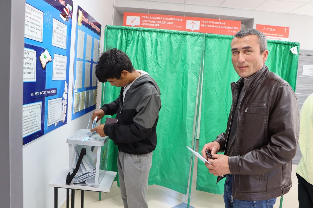 В Апастово граждане Узбекистана приняли участие на досрочных выборах Президента Республики