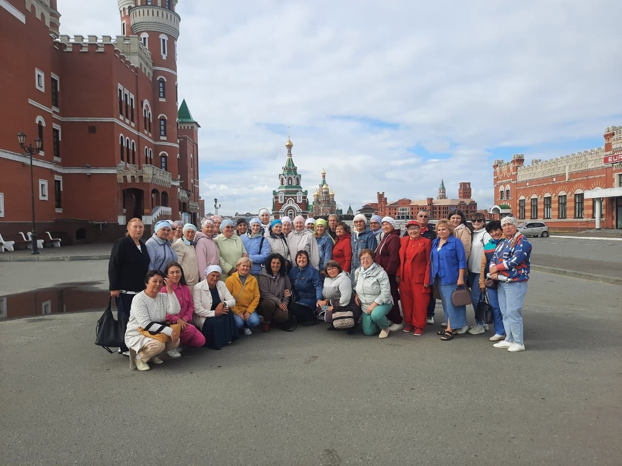 Районыбызның “көмеш волонтерлары” сәяхәттә булып кайтты