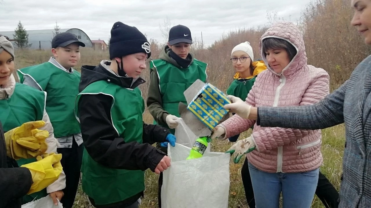 Каратун мәктәбенең яшь табигать сакчылары көзге өмәгә чыкты