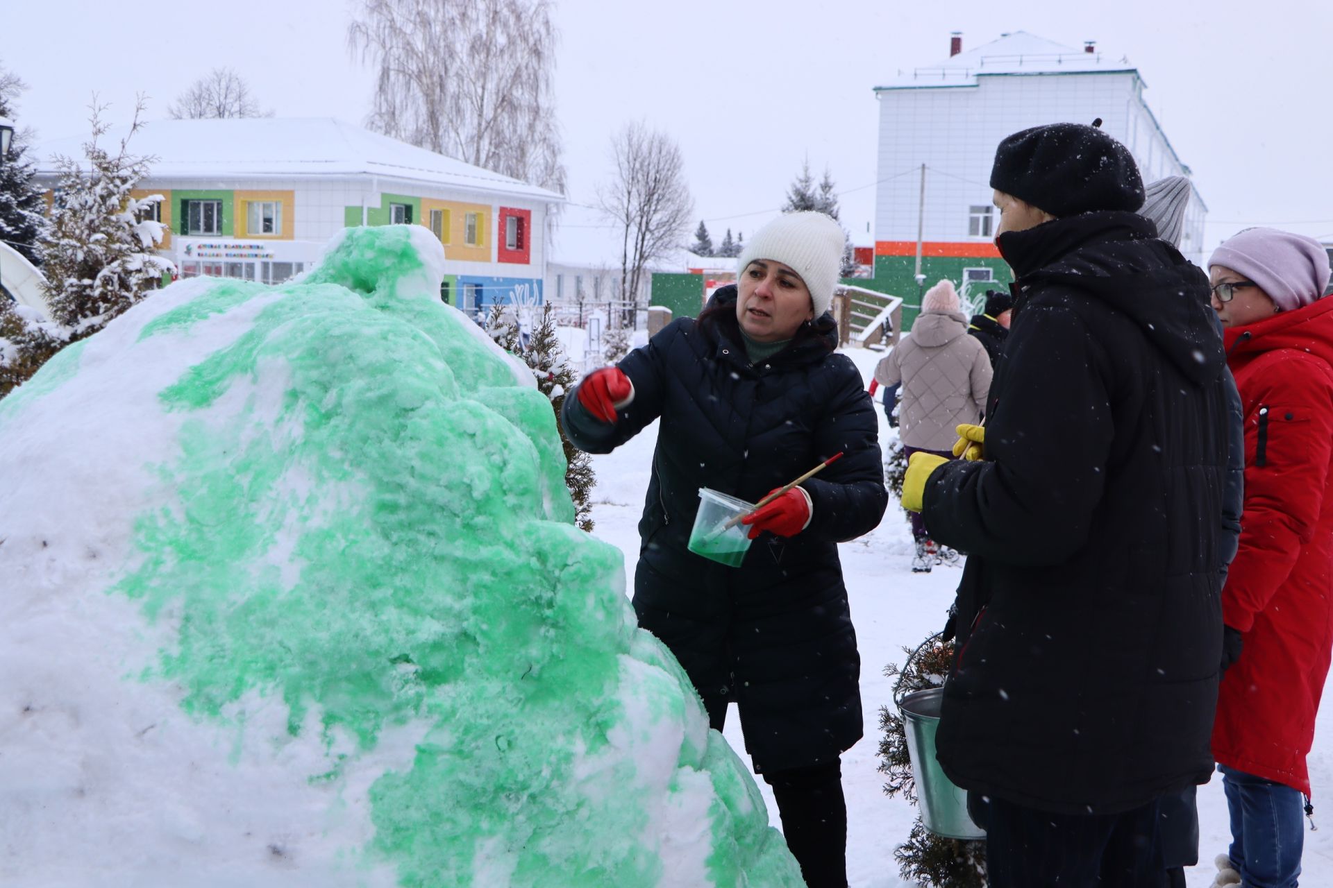 Апасның Ял паркын кар сыннары бизи