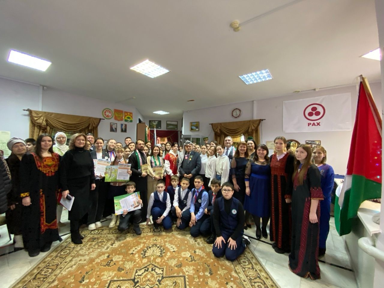 Апаста халыкара сәнгать күргәзмәсе ачылды