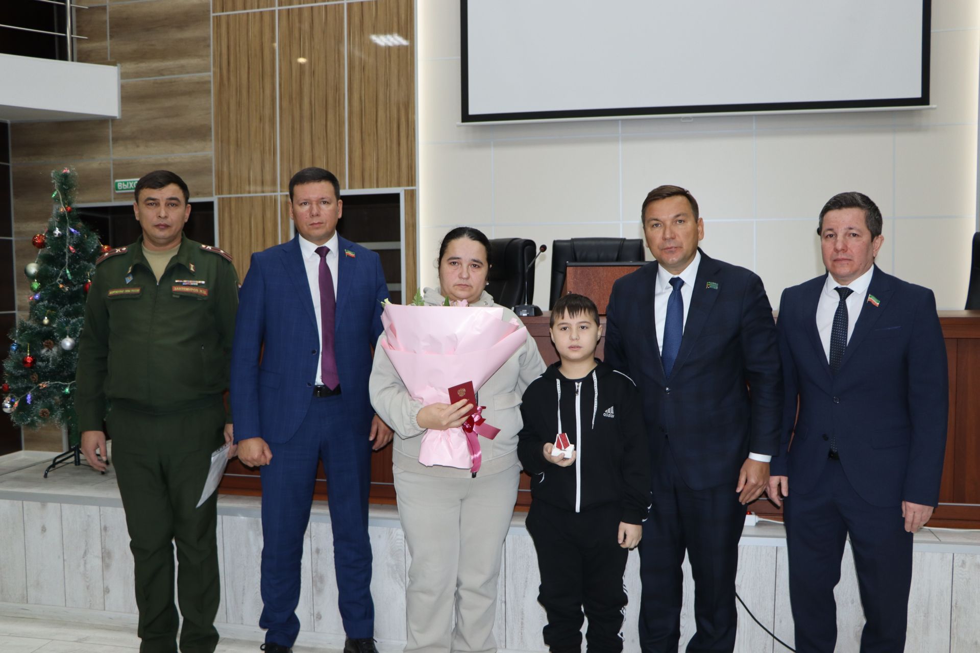 Районда Ил тынычлыгы өчен башларын салган хәрбиләр “Батырлык ордены”на лаек булдылар