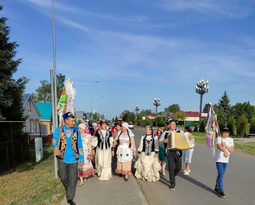 Апаста Сабан туена бүләк җыялар